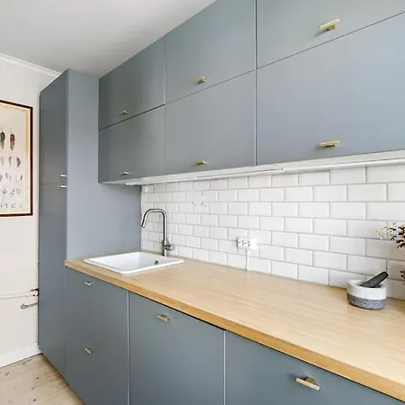Apartment For Ons Close To Center!